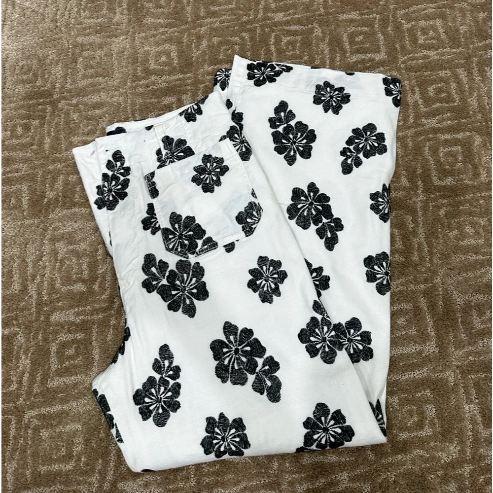 Maeve White Wide-Leg Floral Print Pants with Black Flowers - Picture 4 of 15